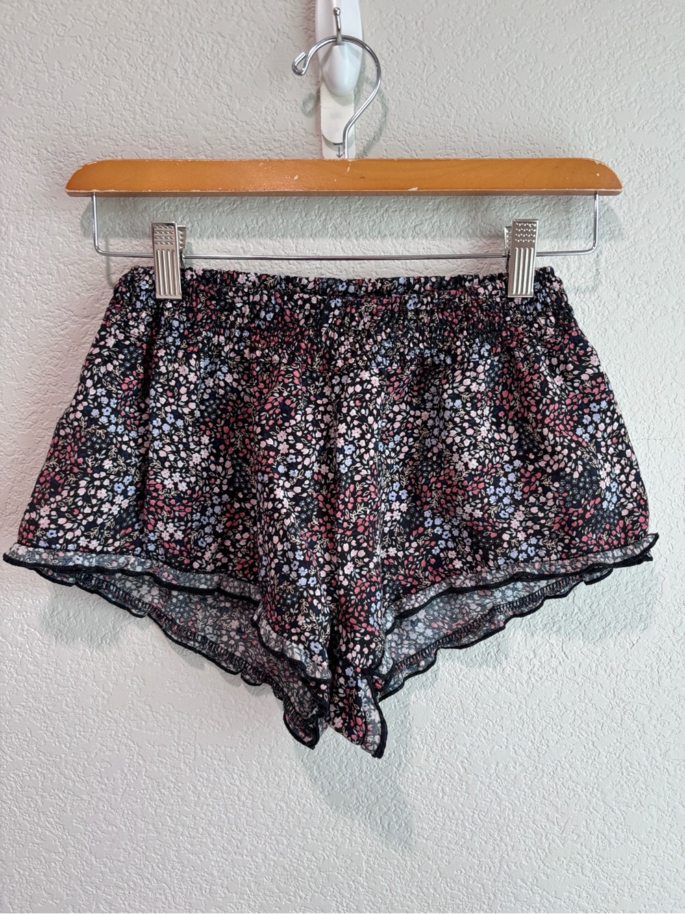 Nastya Nass Twerk Shorts Black Ditsy Floral Smocked Ruffle Shorts Size Small